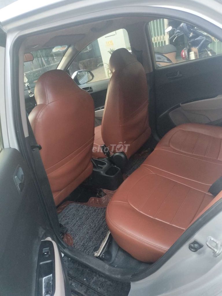 Hyundai Grand i10 2016 Bạc 115km. Mua bán Ô tô tại Thị xã Tân Uyên Bình Dương được đăng bởi Tên chưa cung cấp hình 4