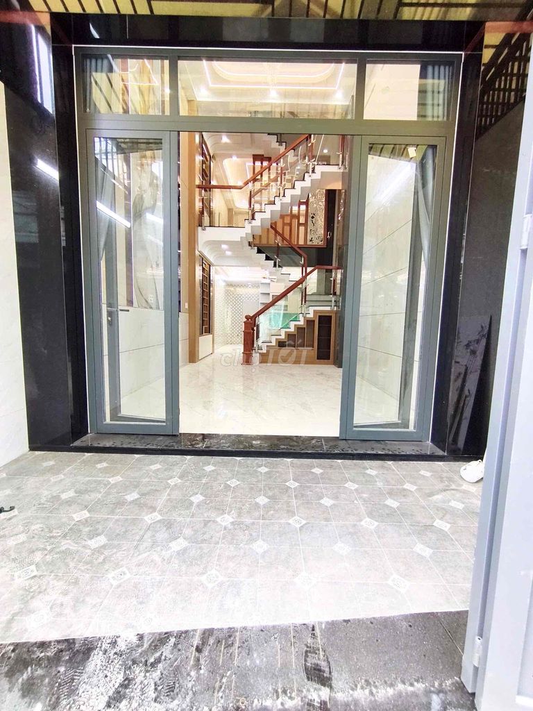 Собственник продает дом в жилом массиве 55 Тай Лан