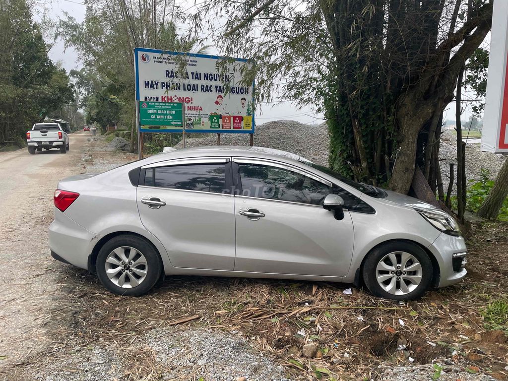 Kia Rio 2016 1.4 MT Sedan - 101000 km