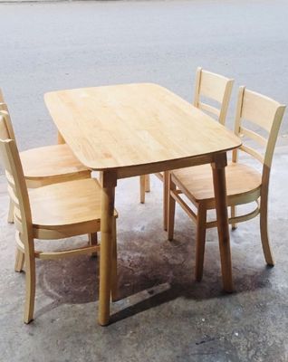 Bộ bàn ăn 4 ghế gỗ tự nhiên màu vàng