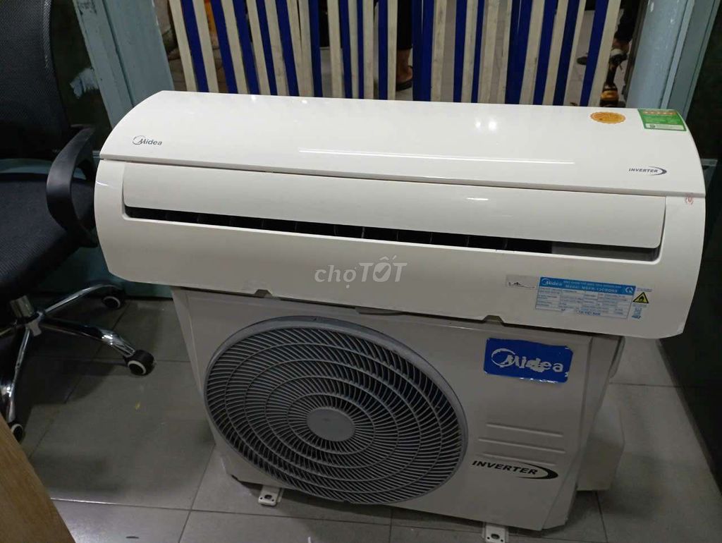 Thanh lý máy lạnh Midea 1.5hp Inverter R32 mới 90%