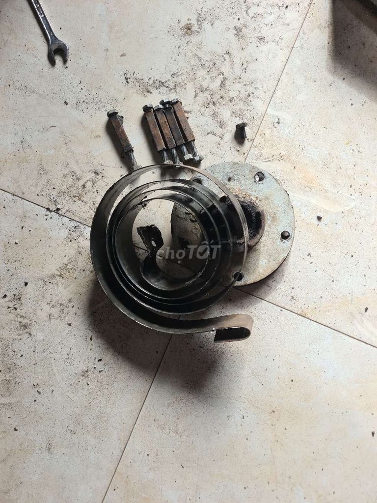 Lò xo cửa cuốn Đã sử dụng. Mua bán Nội thất, đồ gia dụng khác tại Huyện Mỹ Xuyên Sóc Trăng được đăng bởi  Hùng linh hình 1