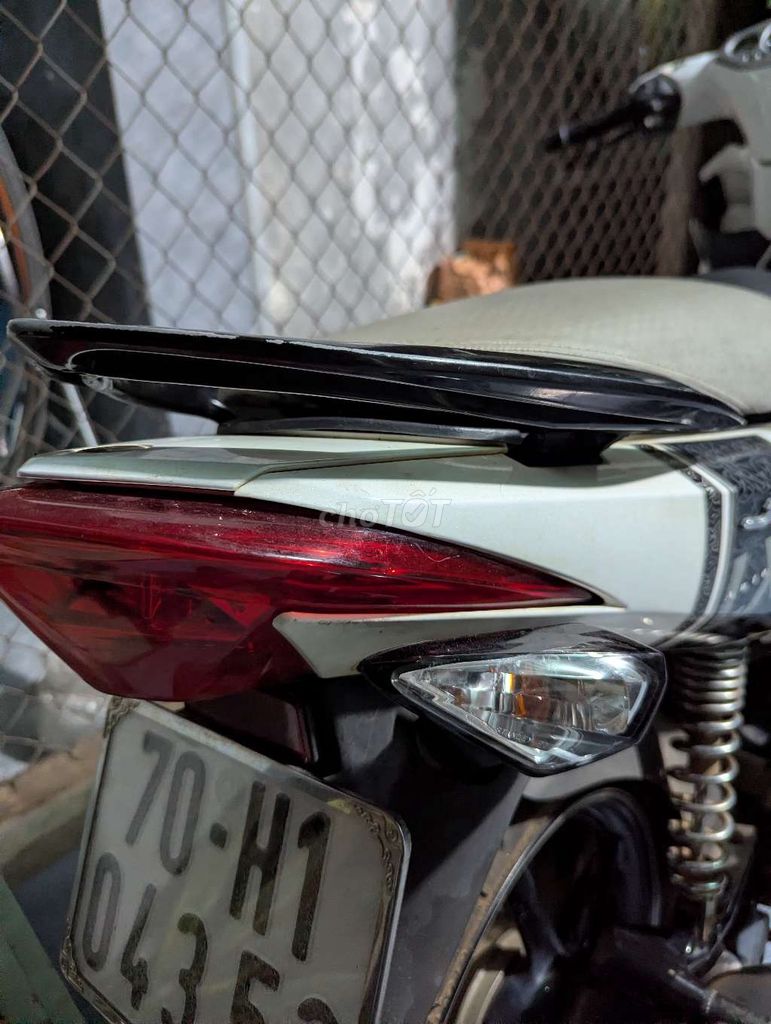 Nouvo 4 Trắng Đen 2011 bs70 máy zin êm. Mua bán Xe máy tại Huyện Hòa Thành Tây Ninh được đăng bởi Hậu Nguyễn hình 5