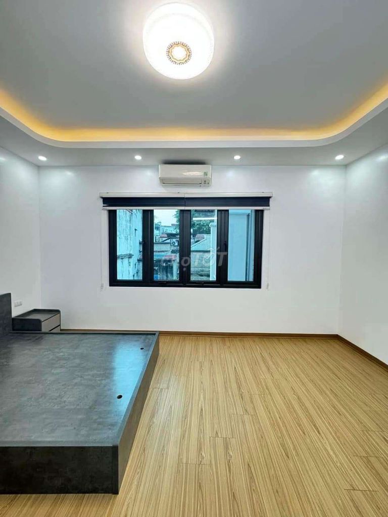 Sốc , ngã tư sở, quan nhân , oto gần ,ở sướng , full đồ , 30m2, 4 tầng