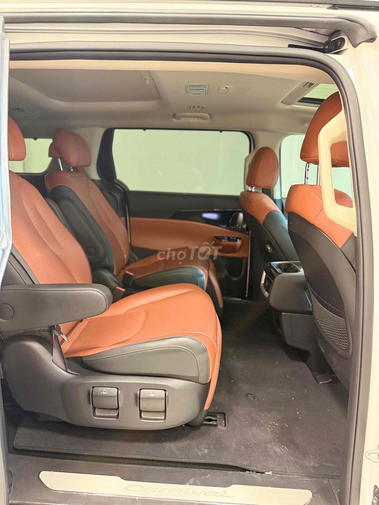 Kia Carnival 2023 Signature 2.2D - 42000 km. Mua bán Ô tô tại Quận 8 Tp Hồ Chí Minh được đăng bởi Đăng Xe Lướt hình 9