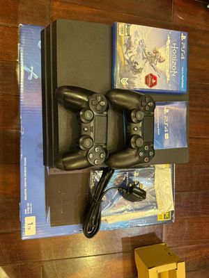 Cần bán Ps4 pro, chính hãng sony VN, kèm 2 tay. Mua bán Thiết bị chơi game tại Quận Đống Đa Hà Nội được đăng bởi Lê Trường