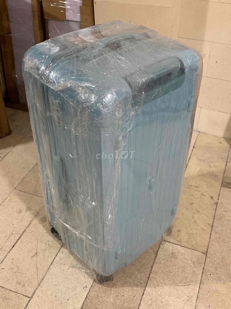 Thanh Lý Vali 32inch cỡ lớn (TỰ VẬN CHUYỂN). Mua bán Túi xách tại Quận Gò Vấp Tp Hồ Chí Minh được đăng bởi Nguyễn Thy hình 3