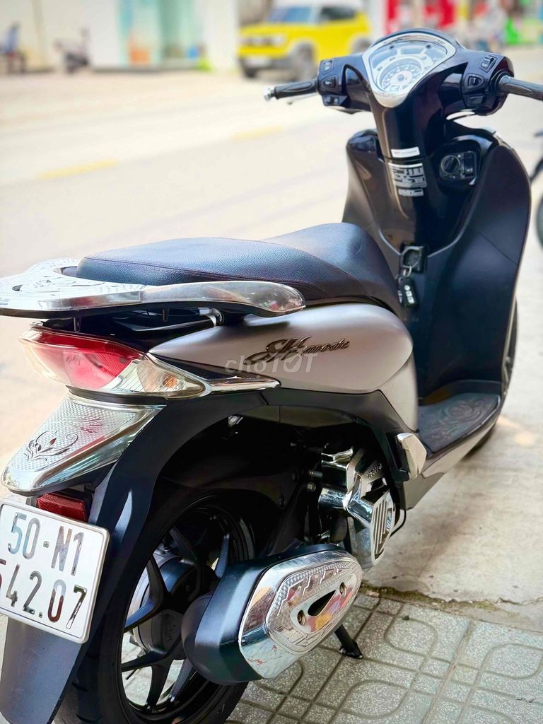 Специальная серая модель Honda SH 2018