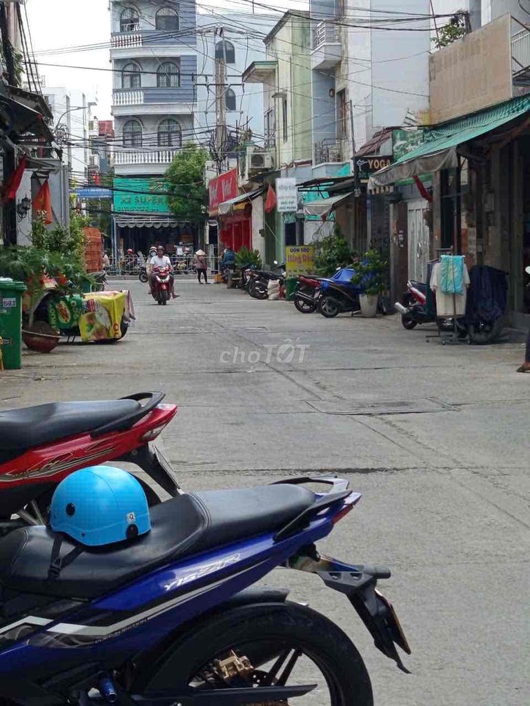 Аренда · 3 комн. · 72 м² · Quận Bình Tân, ул. Đường Lê Văn Quới
