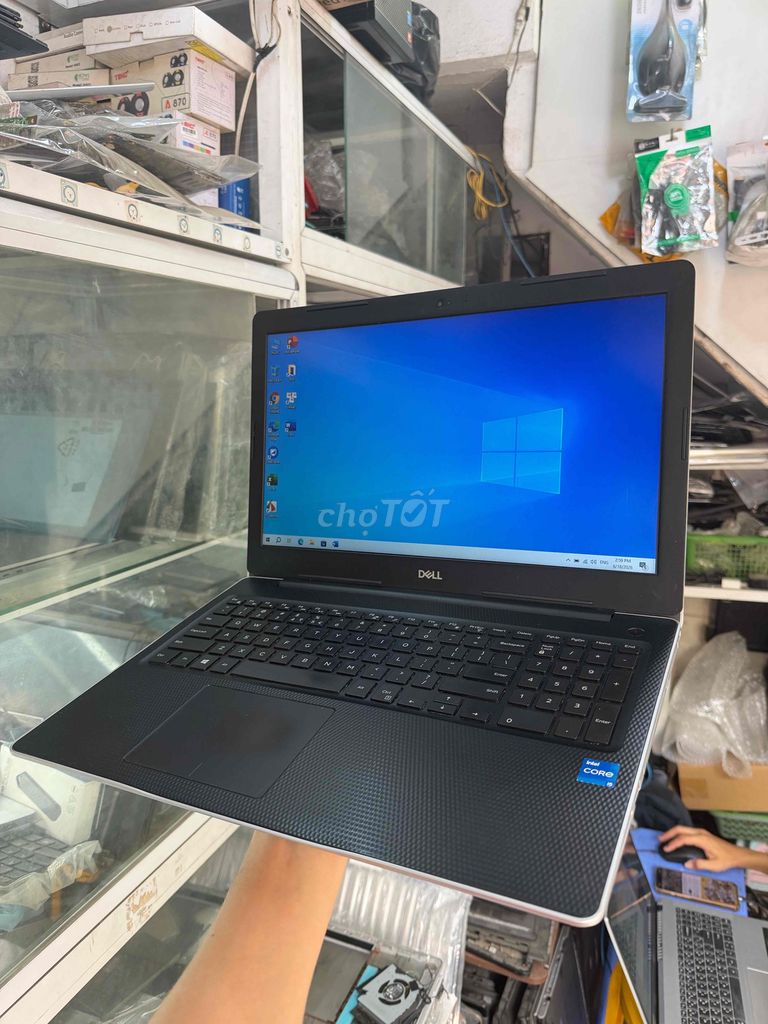 Dell Inspiron 3580 i5-8265U 15.6 inch 8GB/256GB. Mua bán Laptop tại Quận Hai Bà Trưng Hà Nội được đăng bởi Laptop cũ lê thanh nghị hình 1