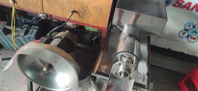 Máy nạo máy ép dừa thanh lý máy xài bình thường.. Mua bán Nội thất, đồ gia dụng khác tại Huyện Bình Chánh Tp Hồ Chí Minh được đăng bởi Khang Nguyen hình 1