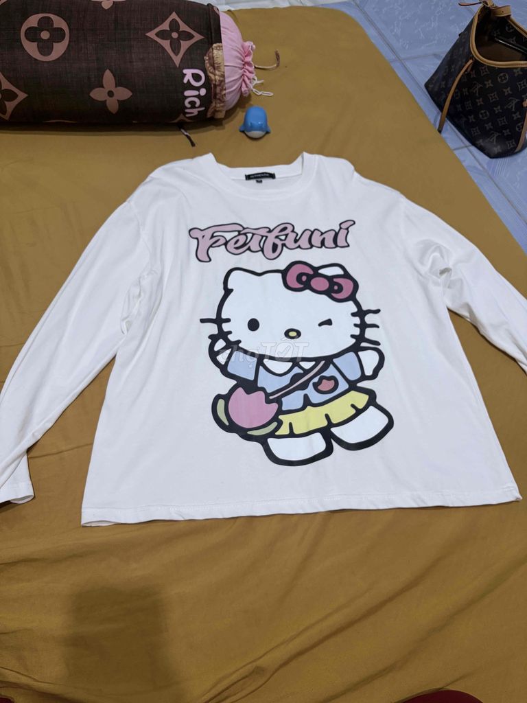 Áo thun nữ tay dài size L. Mua bán Quần áo tại Thị xã La Gi Bình Thuận được đăng bởi nguyễn ngọc khánh linh  hình 1