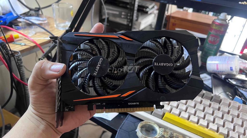 Cần ra đi card 1050ti giga 2 fan không nguồn phụ