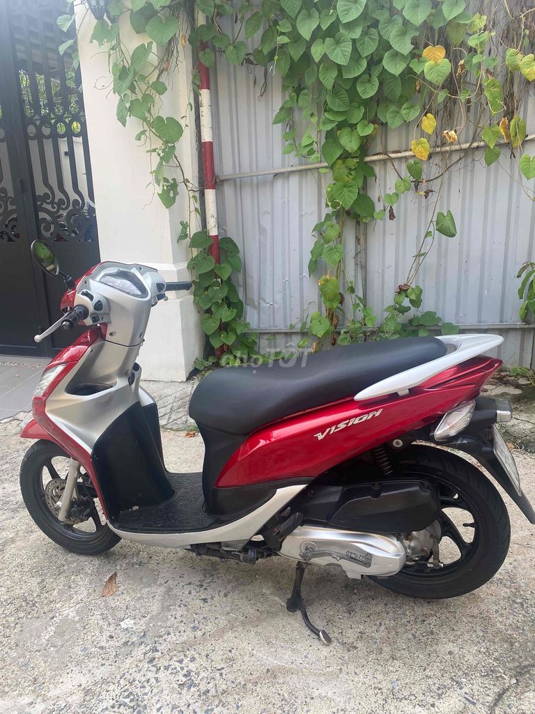 Honda Vision fi 2011 красный серебристый