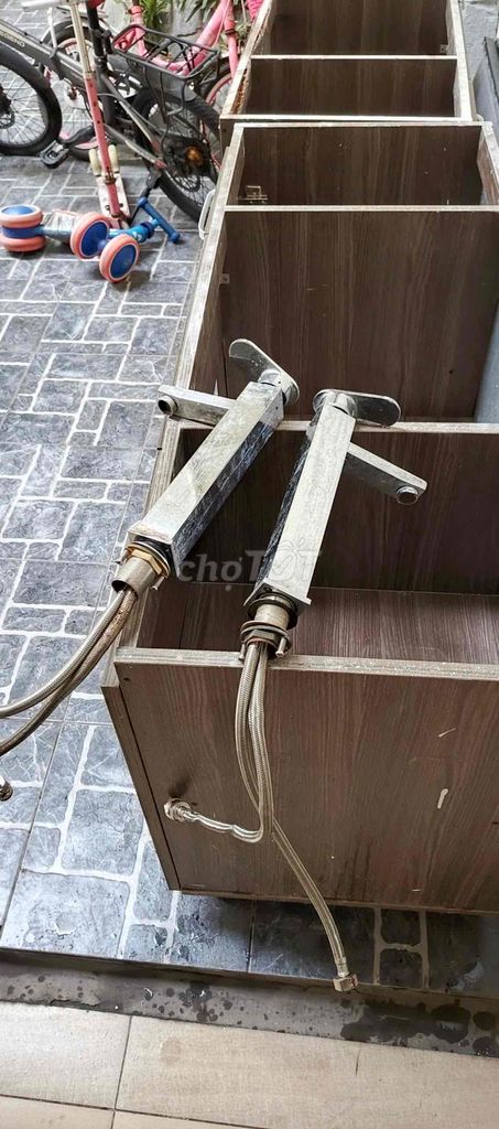 cần thanh lý bồn rửa COTTO và vòi rửa loại tốt