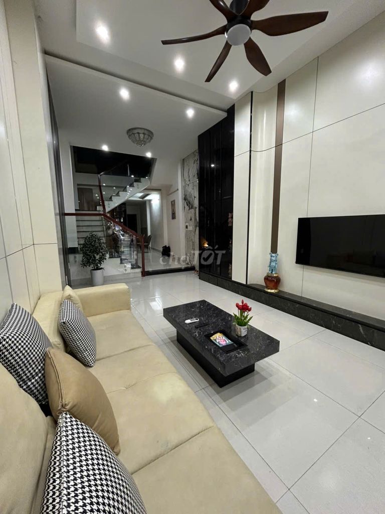 Nhà Nguyên Căn Mặt Tiền Trưng Nữ Vương Full Nội Thất