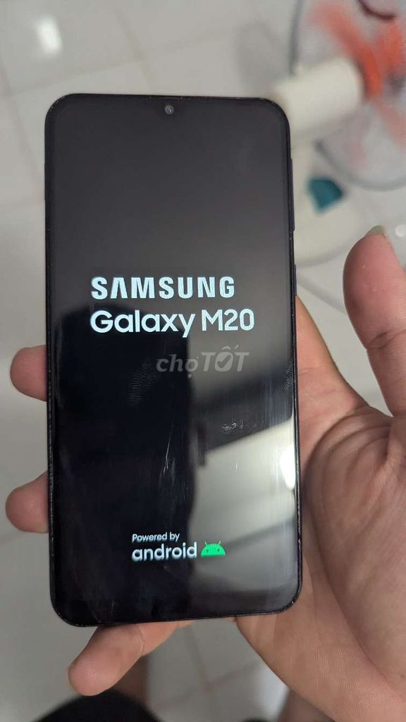 Samsung m20 pin trâu bò