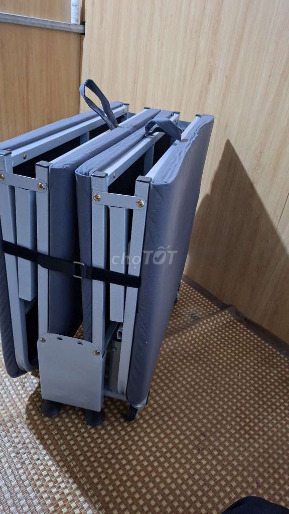 Giường gấp gọn Kim loại Vải Xám 70x190cm. Mua bán Giường, chăn ga gối nệm tại Quận Đống Đa Hà Nội được đăng bởi Mai Va hình 1