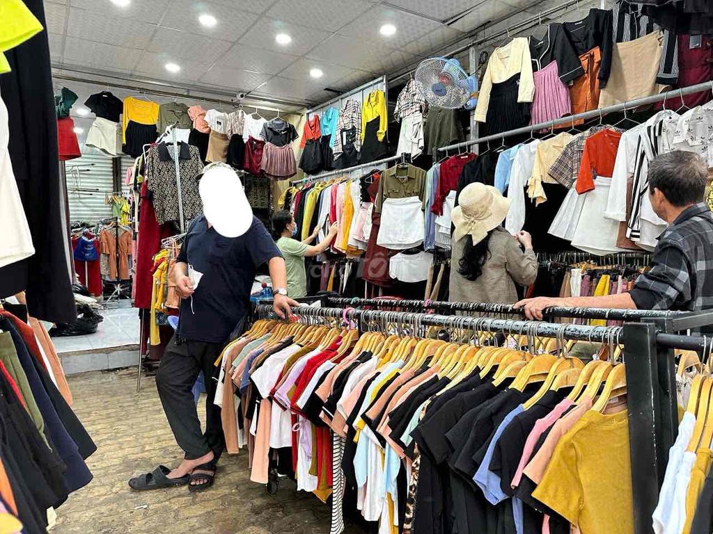 mặt bằng shop 50m đang kinh dianh ổn định, khu vực chợ đêm HTT sầm uât