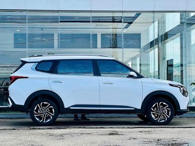 Kia Carens 2025 Luxury Trắng