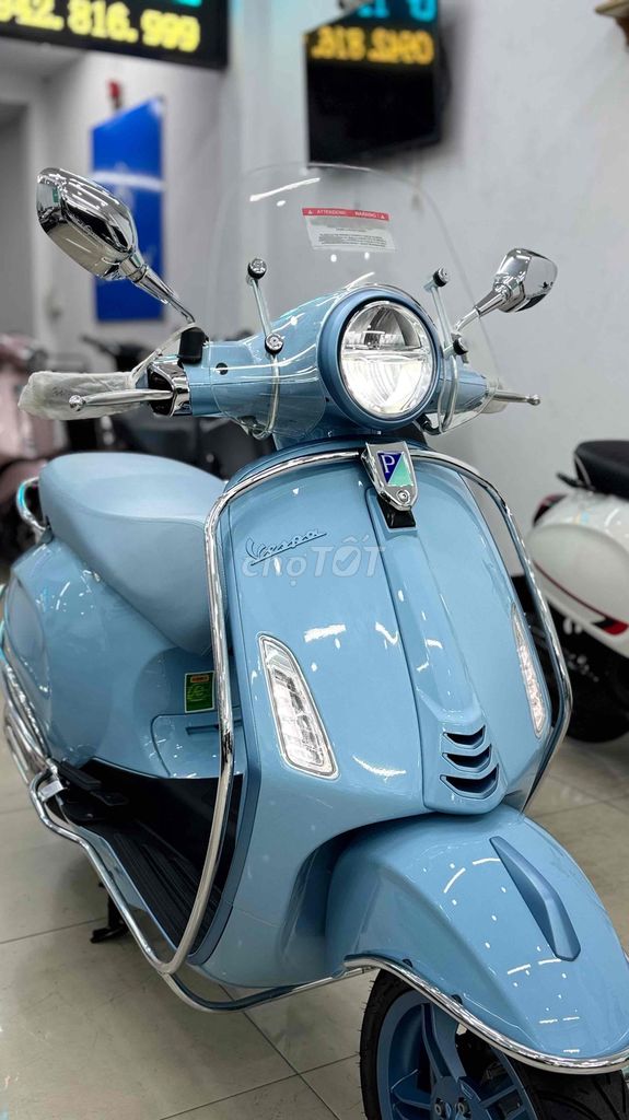 Piaggio Vespa синий 300 км (версия к 80-летию)