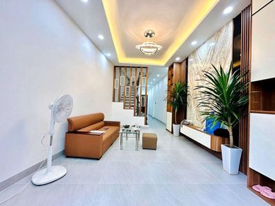 👉PHỐ MINH KHAI ,DT 42m  5Tâng Mt Rộng Giá  8 ,1Ty
Sổ Đẹp Chính Chủ. Mua bán nhà ở tại Quận Hai Bà Trưng Hà Nội được đăng bởi Nguyễn Văn Tưởng