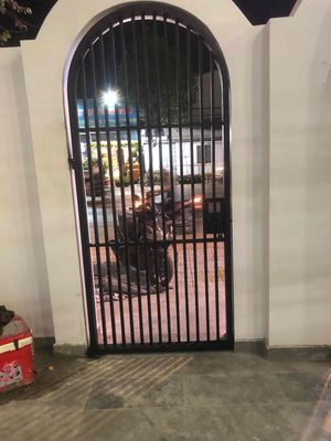 Nhận sơn và tân trang lại các loại cửa cổng. Dịch vụ nhà cửa khác tại Huyện Hóc Môn Tp Hồ Chí Minh được đăng bởi Hoàng 