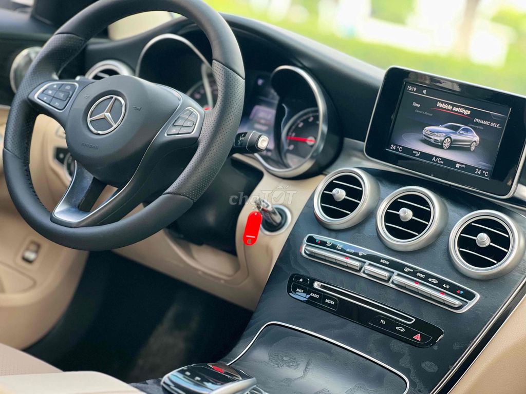 Mercedes Benz C200 2016 Hỗ Trợ Bank 65%. Mua bán Ô tô tại Quận Bình Tân Tp Hồ Chí Minh được đăng bởi Hoàng Thọ hình 9