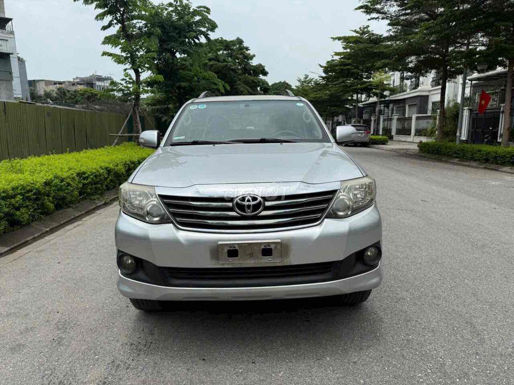 Toyota Fortuner 2013  bản 2.7V 4x2 AT xe đẹp. Mua bán Ô tô tại Quận Hoàng Mai Hà Nội được đăng bởi tran duc khien hình 1