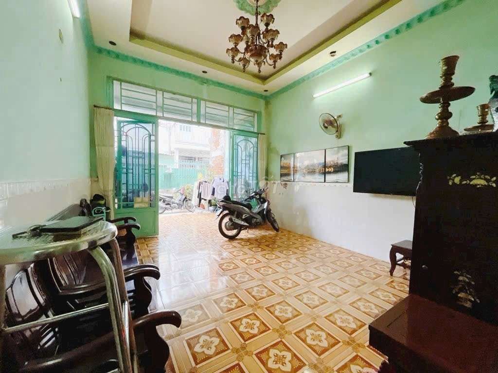 Nhà Lê Văn Lương Phước Kiển, Nhà Bè, 
DT: 5,5*18