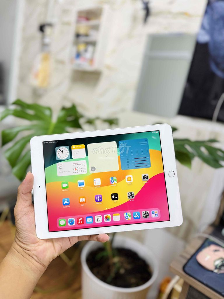 Apple iPad Gen 6 32GB Bạc. Mua bán Máy tính bảng tại Quận Ninh Kiều Cần Thơ được đăng bởi HẢI APPLE CẦN THƠ hình 1