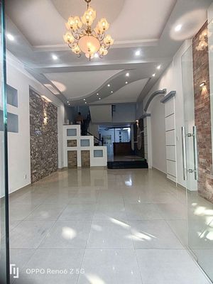 Аренда · 4 комн. · 100 м² · Quận Bình Tân, ул. Đường Vành Đai Trong