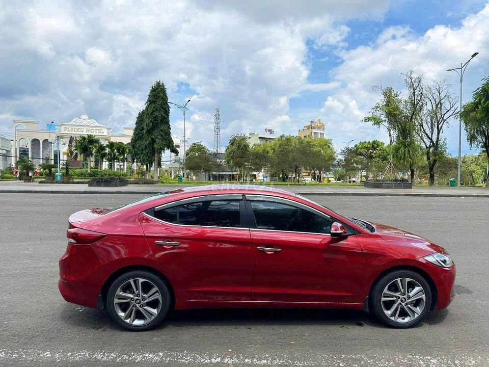 Elantra full số tự động 2016