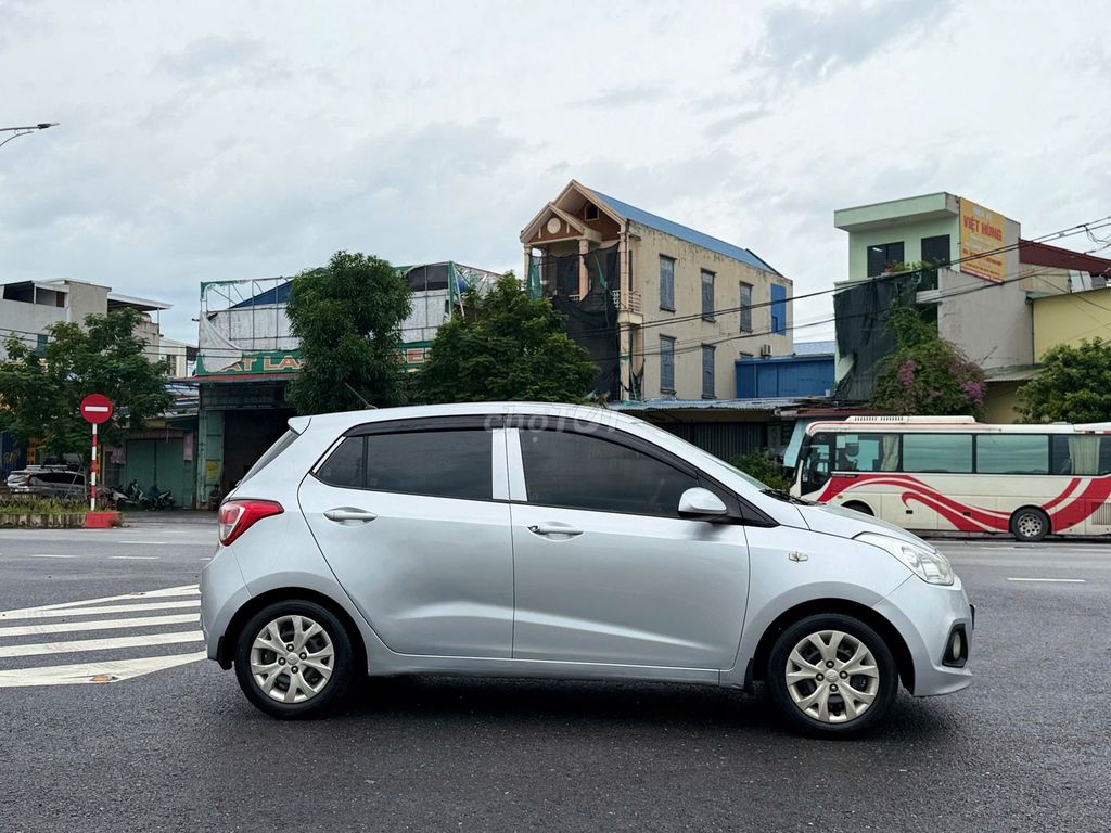 Hyundai i10 2014 số sàn màu bạc. Mua bán Ô tô tại Huyện Yên Khánh Ninh Bình được đăng bởi Đức trí hình 9