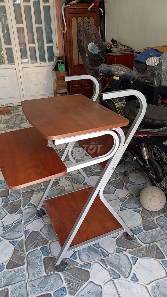 Bàn vi tính Gỗ khung sắt Nâu bạc. Mua bán Bàn ghế tại Thành phố Rạch Giá Kiên Giang được đăng bởi Quách Luật hình 1