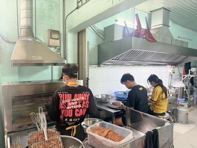 🔥TUYỂN 2 BẾP NƯỚNG GAS BAO ĂN Ở Q. BÌNH TÂN🔥