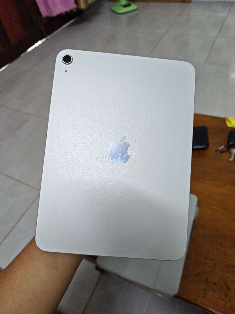 iPad Gen 11 Wifi 128GB Bạc cấn 2 góc pin 88%. Mua bán Máy tính bảng tại Huyện Chợ Mới An Giang được đăng bởi Phạm Lê Ngọc Sơn  hình 1