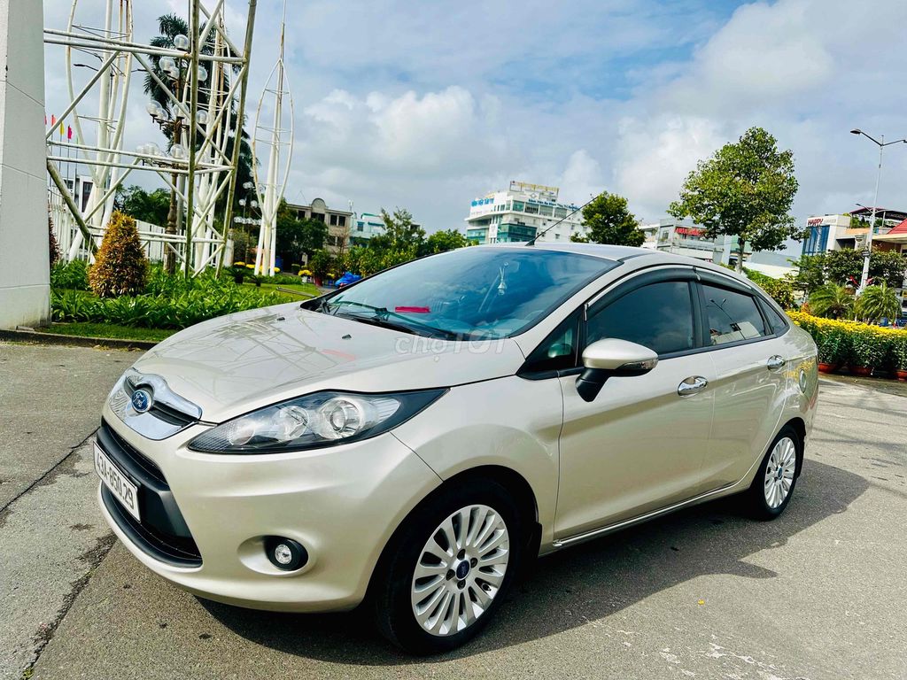 Автомобильный золотой песок Ford Fiesta 2012