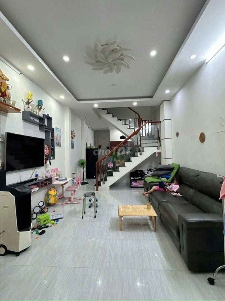 KHÔNG LỖI , KHÔNG QUY HOẠCH - DTT 160m2, 5,6 TỶ ,XE HƠI, LÊ HỒNG PHONG