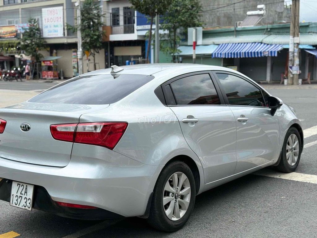 Kia Rio 2015 1.4 AT Sedan - 98000 km. Mua bán Ô tô tại Thành phố Dĩ An Bình Dương được đăng bởi tran van Huy hình 10