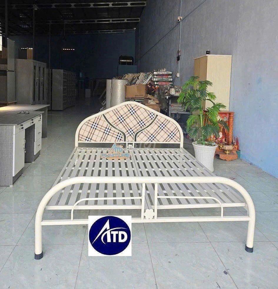 GIƯỜNG SẮT + GIƯỜNG SẮT – GIƯỜNG SẮT + GIƯỜNG SẮT. Mua bán Giường, chăn ga gối nệm tại Thành phố Thủ Dầu Một Bình Dương được đăng bởi Tổng Kho Nội Thất Sài Gòn hình 1