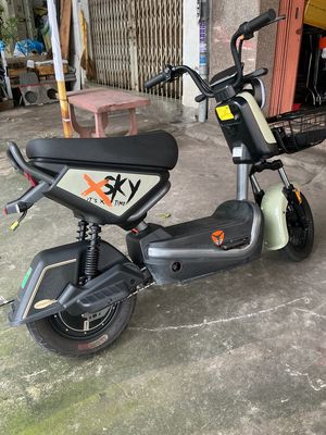 đạp điện Yadea XSky còn bh hãng yadea chạy 50c/sạc