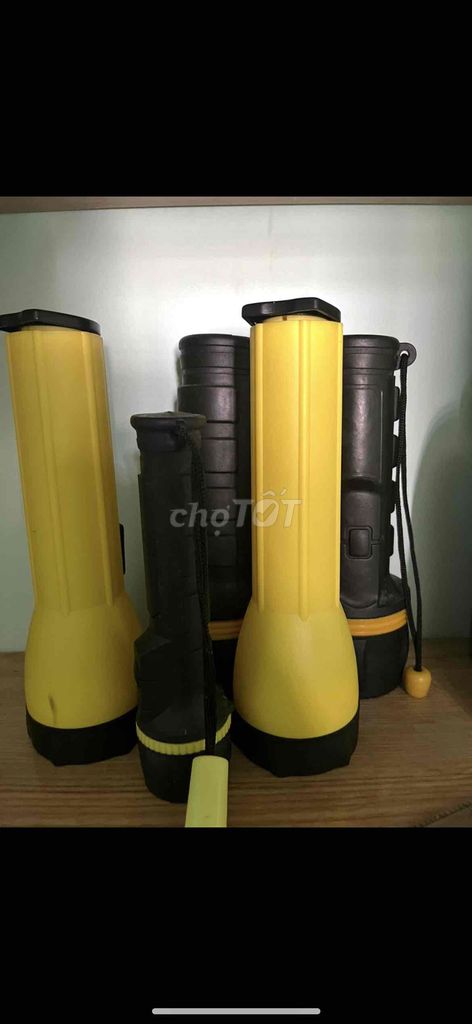 Đèn pin Vàng Đen. Mua bán Đèn tại Thành phố Vũng Tàu Bà Rịa - Vũng Tàu được đăng bởi Tuấn Thanh hình 1