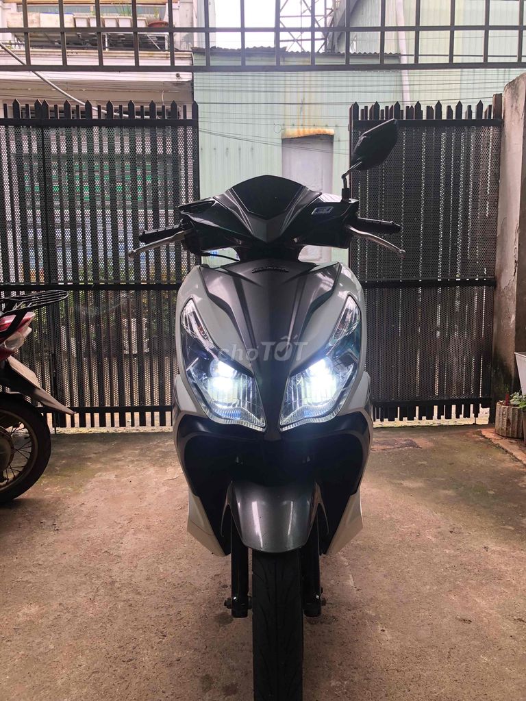 Xe Ab 125 2015 mắt cú. Mua bán Xe máy tại Thành phố Pleiku Gia Lai được đăng bởi Hoàng Nam hình 2