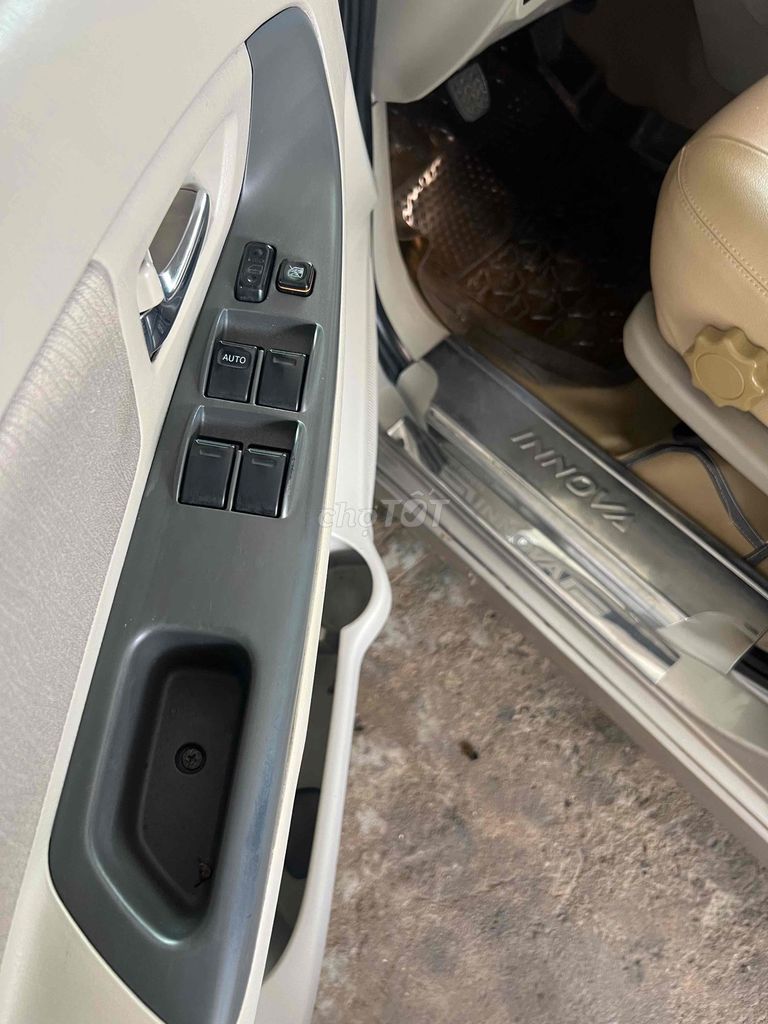 Toyota Innova 2015 2.0E Vàng cát. Mua bán Ô tô tại Thành phố Biên Hòa Đồng Nai được đăng bởi a hiep hình 8