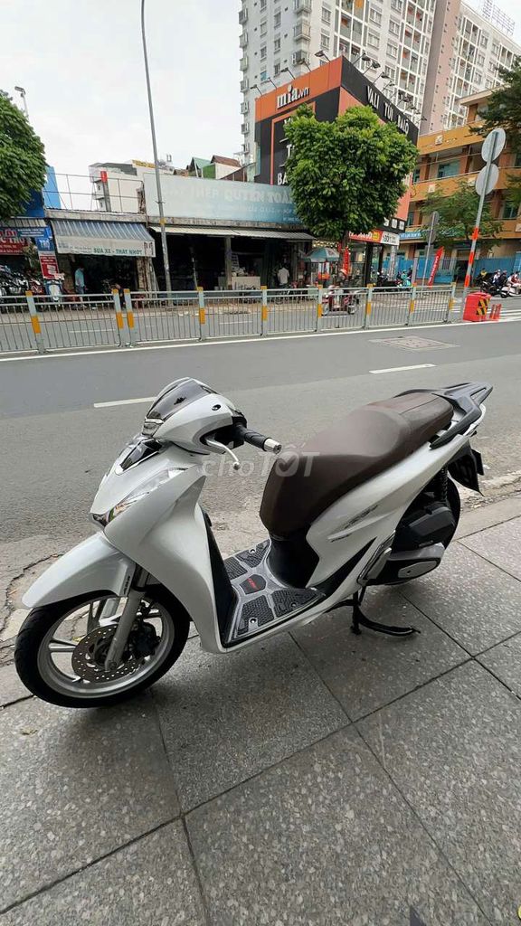 Хонда SH 150 ABS 2021 белая б/у