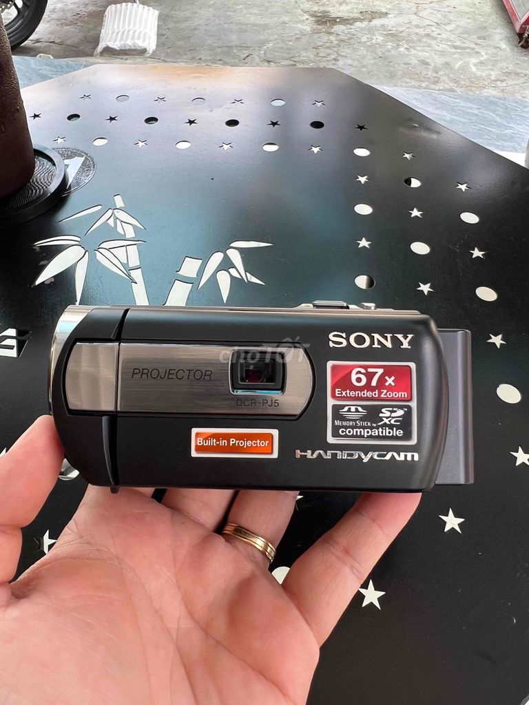Máy quay phim Sony Handycam DCR-PJ5E. Mua bán Máy ảnh, Máy quay tại Quận 1 Tp Hồ Chí Minh được đăng bởi Mai Cồ hình 1
