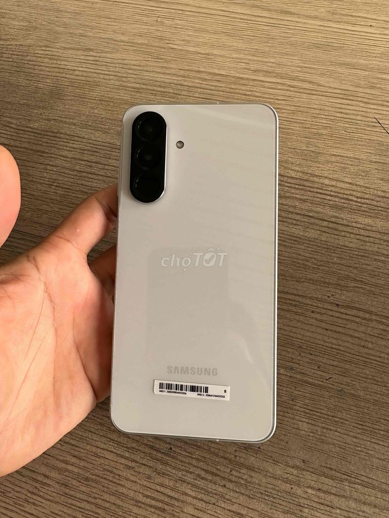 Samsung A56 8GB/256GB Bạc Like New TGDD. Mua bán Điện thoại tại Quận Gò Vấp Tp Hồ Chí Minh được đăng bởi Huy Cao hình 1