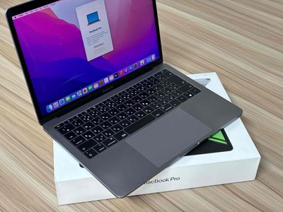 Macbook Pro 2017 - 13 in  👉 Core : i5 👉 Ram 16 G