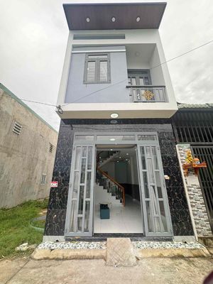 Bán Ngay Căn Nhà Mặt Tiền Do Chủ Ngộp Bán Gấp. Mua bán nhà ở tại Huyện Hóc Môn Tp Hồ Chí Minh được đăng bởi Hà My